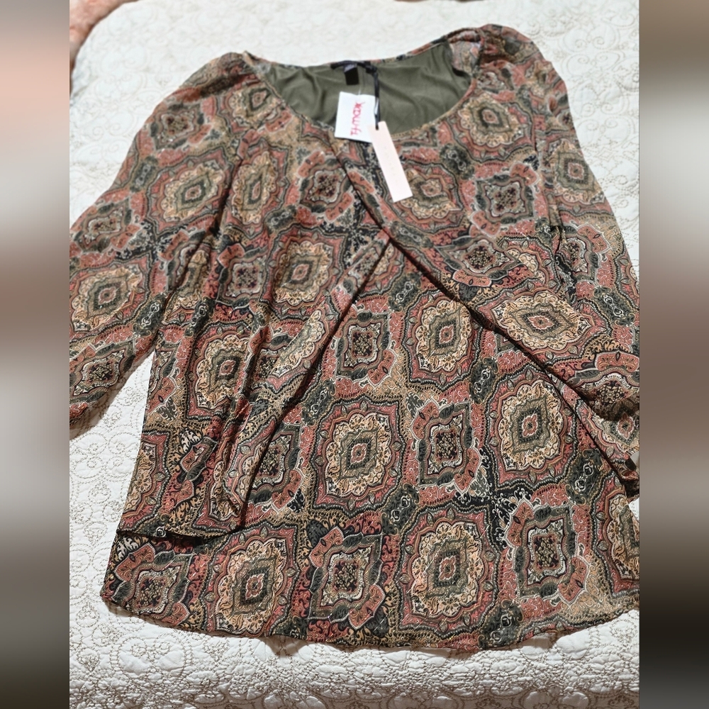 Elegant Paisley Women's Top TAMARI